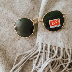 Gold round Ray Ban Sunglasses